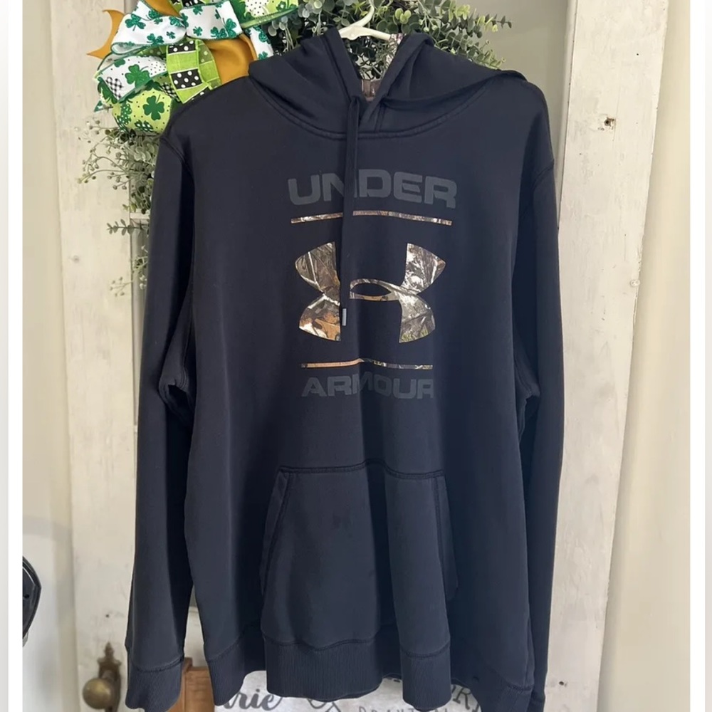 Men’s Under armor hoodie